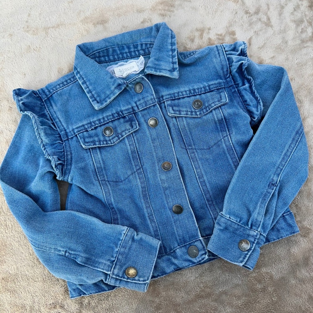 Btween‎ Denim Jacket Girls Size 6 Blue Ruffle Shoulder Cutie Jacket Excellent